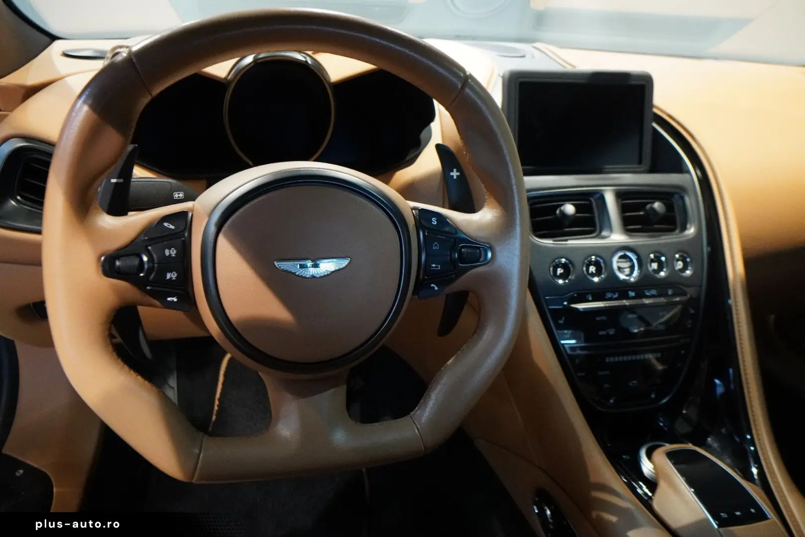 ASTON MARTIN DBS Superleggera V12 Carbon