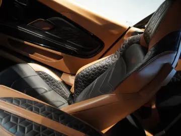 ASTON MARTIN DBS Superleggera V12 Carbon