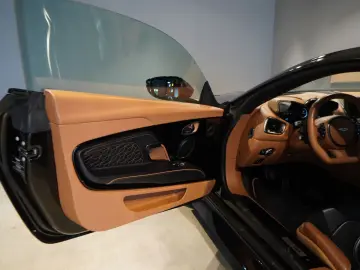 ASTON MARTIN DBS Superleggera V12 Carbon