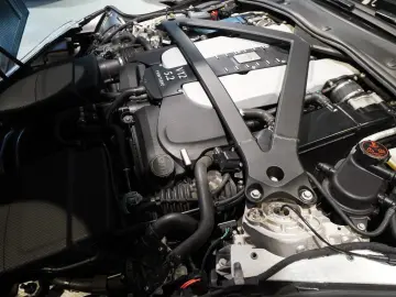 ASTON MARTIN DBS Superleggera V12 Carbon