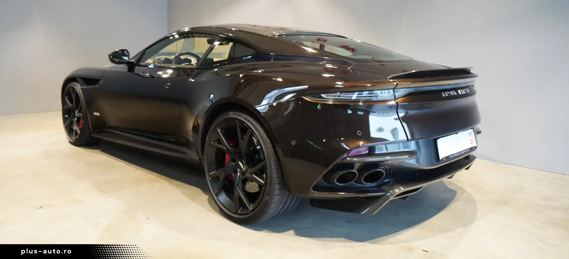 ASTON MARTIN DBS Superleggera V12 Carbon