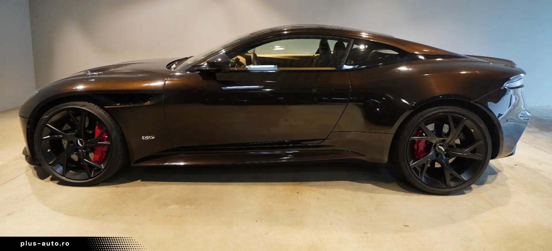 ASTON MARTIN DBS Superleggera V12 Carbon