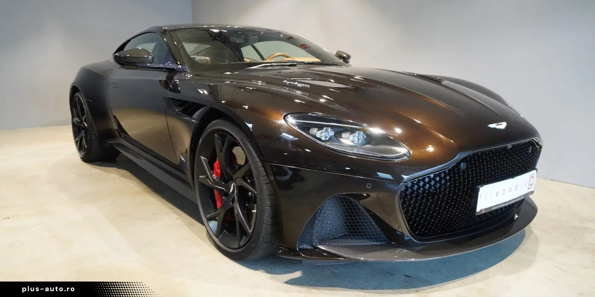 ASTON MARTIN DBS Superleggera V12 Carbon