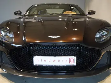 ASTON MARTIN DBS Superleggera V12 Carbon