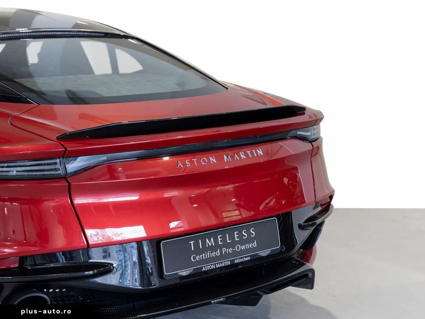 ASTON MARTIN DBS Superleggera Hyper Red