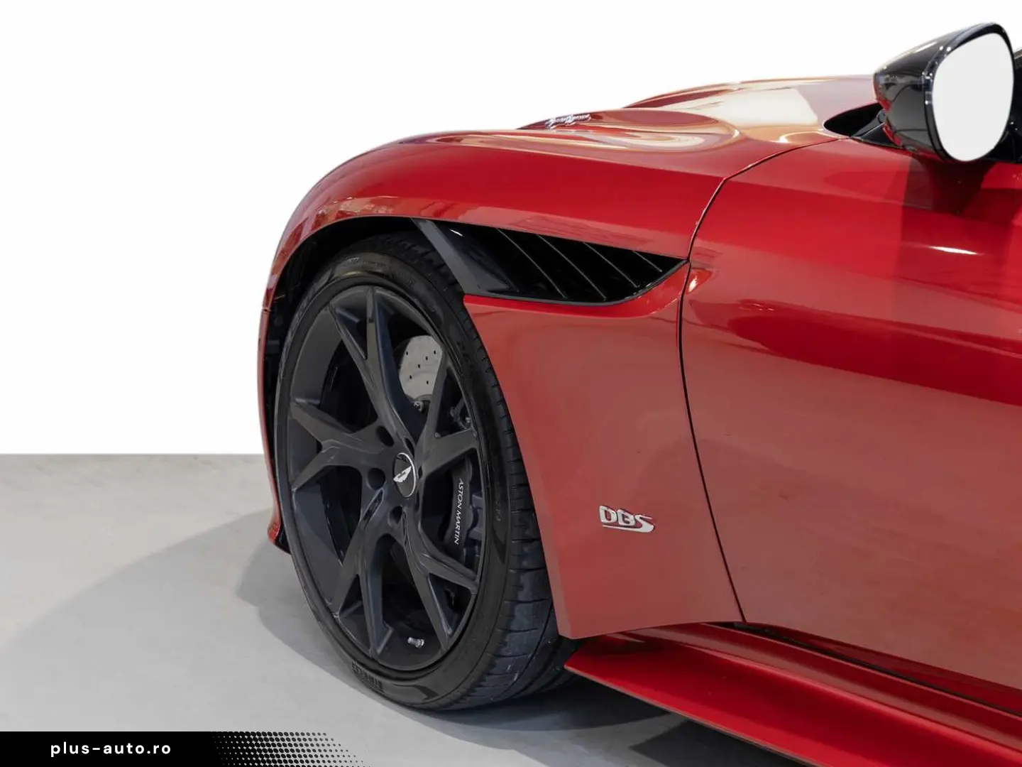 ASTON MARTIN DBS Superleggera Hyper Red