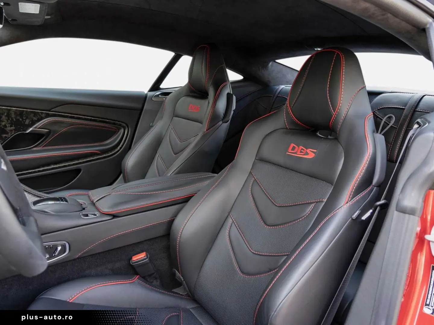ASTON MARTIN DBS Superleggera Hyper Red