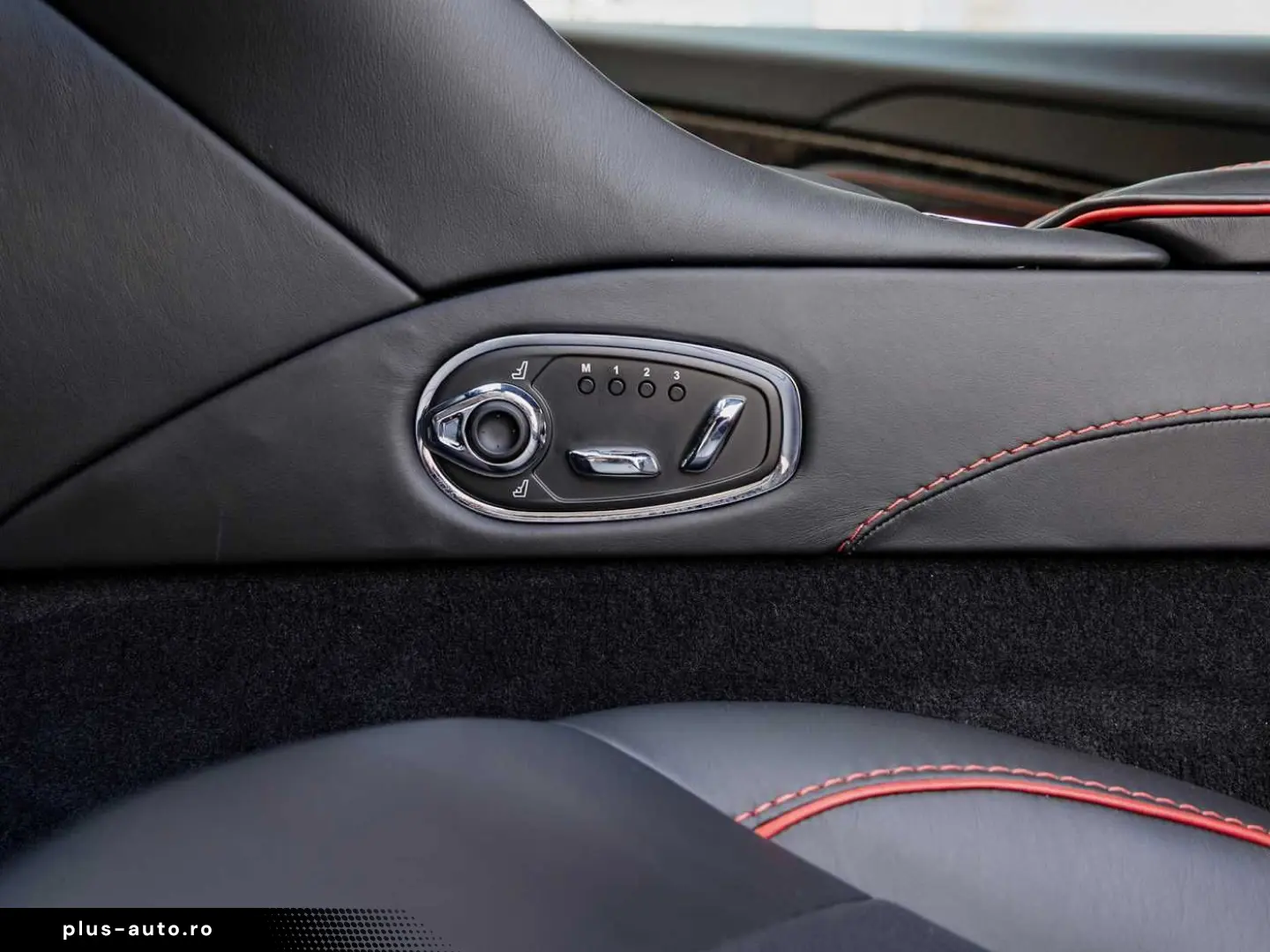ASTON MARTIN DBS Superleggera Hyper Red