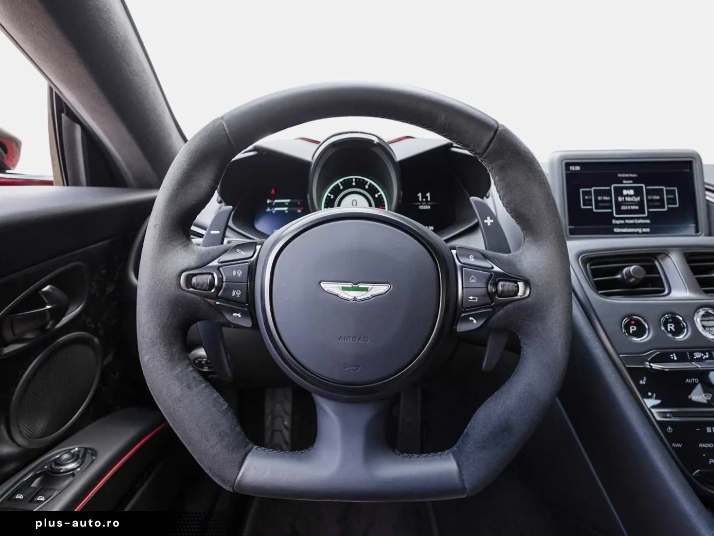 ASTON MARTIN DBS Superleggera Hyper Red