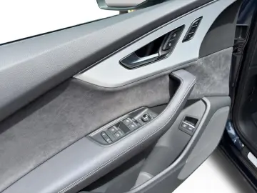 AUDI Q7 TFSI e quattro Tiptronic S line MATRIX LUFTFE