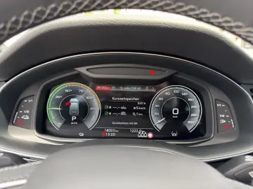AUDI Q7 TFSI e quattro Tiptronic S line MATRIX LUFTFE