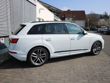 AUDI Q7 S line 55 TFSI e quattro tiptronic AHK