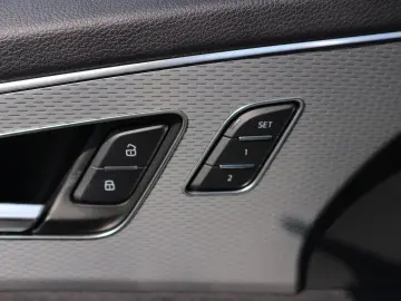 AUDI Q7 S line 55 TFSI e quattro tiptronic AHK