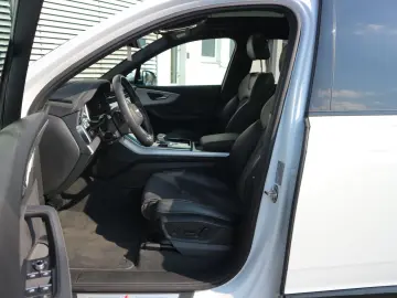 AUDI Q7 S line 55 TFSI e quattro tiptronic AHK