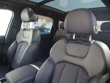 AUDI Q7 S line 55 TFSI e quattro tiptronic AHK
