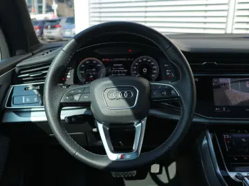 AUDI Q7 S line 55 TFSI e quattro tiptronic AHK