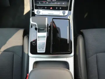 AUDI Q7 S line 55 TFSI e quattro tiptronic AHK