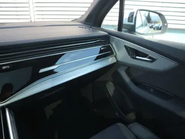 AUDI Q7 S line 55 TFSI e quattro tiptronic AHK