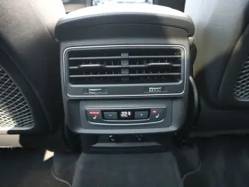 AUDI Q7 S line 55 TFSI e quattro tiptronic AHK