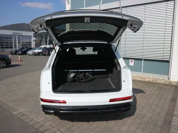 AUDI Q7 S line 55 TFSI e quattro tiptronic AHK