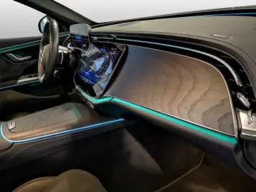 MERCEDES-BENZ E 200 AMG Line DISTRONIC WINTER