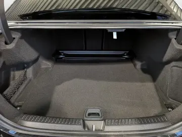 MERCEDES-BENZ E 200 AMG Line DISTRONIC WINTER