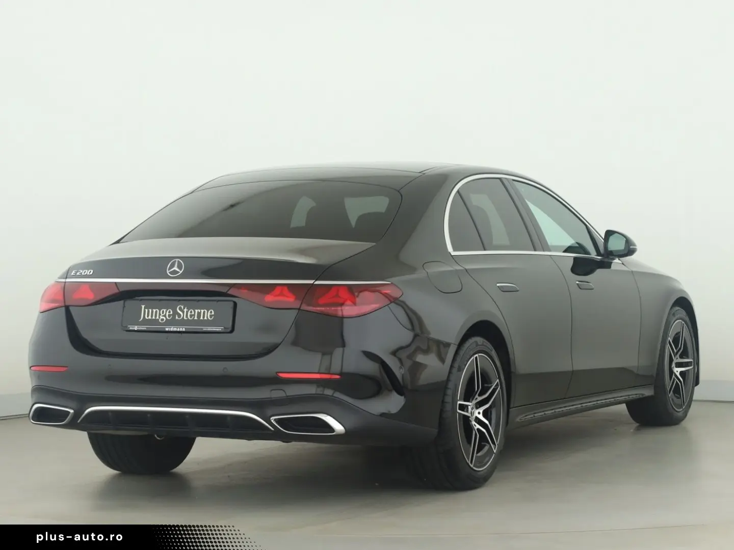 MERCEDES-BENZ E 200 AMG Adv Pano LED Navi
