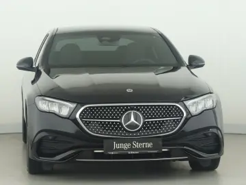 MERCEDES-BENZ E 200 AMG Adv Pano LED Navi