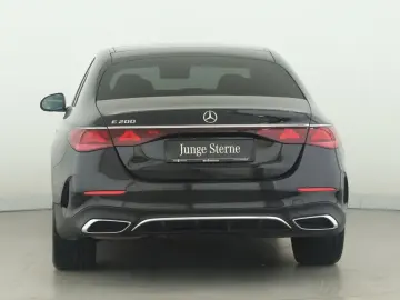 MERCEDES-BENZ E 200 AMG Adv Pano LED Navi