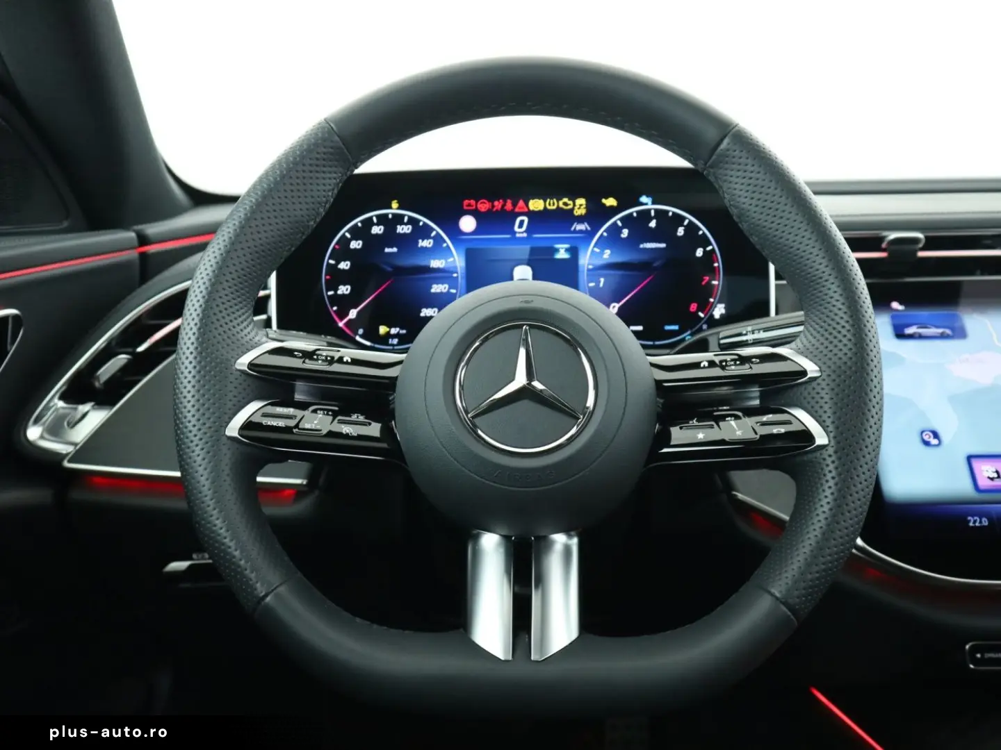 MERCEDES-BENZ E 200 AMG Adv Pano LED Navi