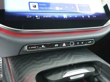 MERCEDES-BENZ E 200 AMG Adv Pano LED Navi