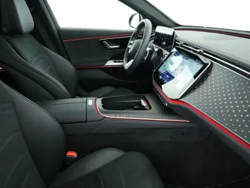 MERCEDES-BENZ E 200 AMG Adv Pano LED Navi