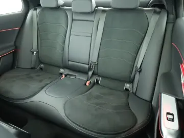 MERCEDES-BENZ E 200 AMG Adv Pano LED Navi