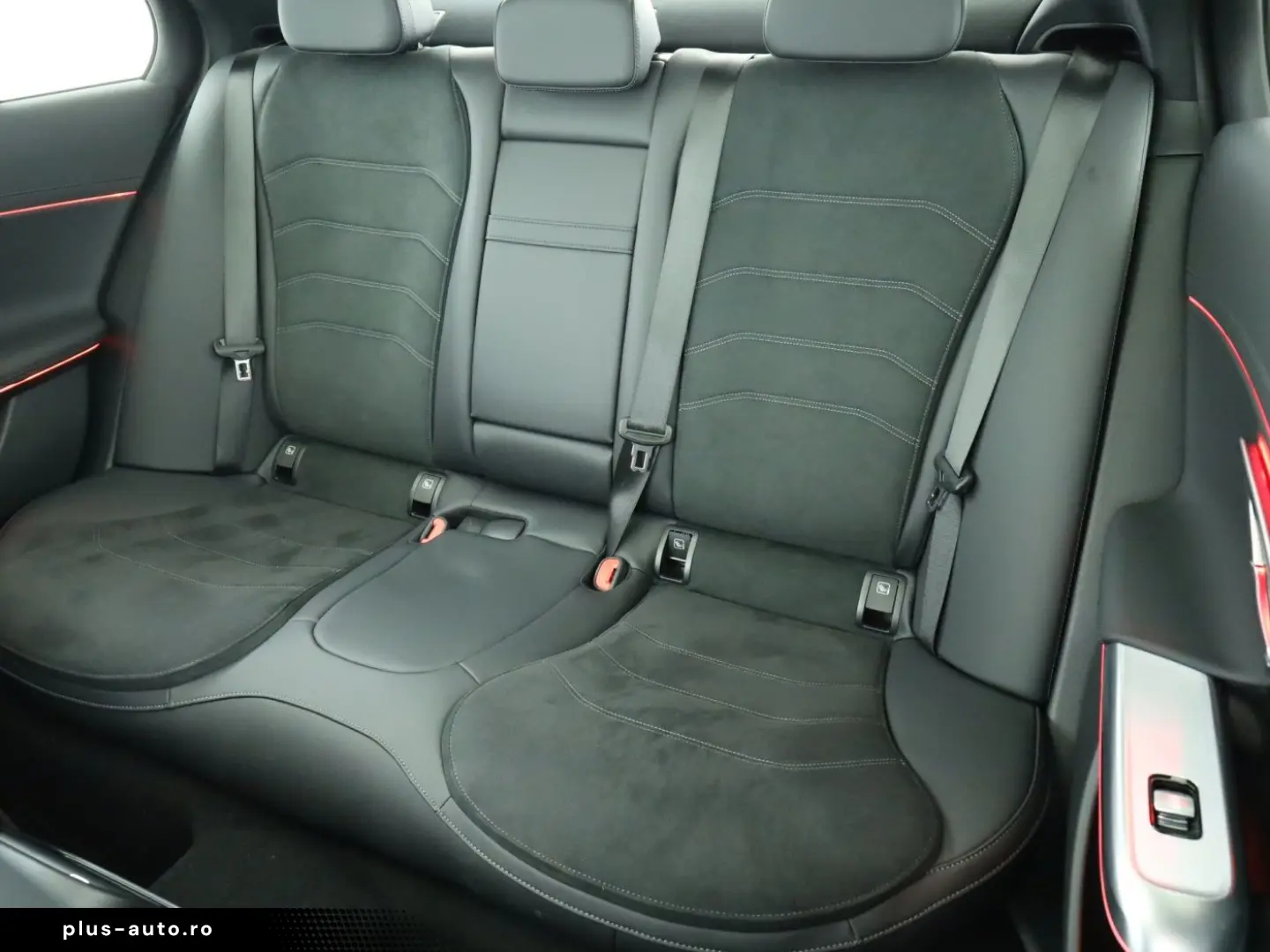 MERCEDES-BENZ E 200 AMG Adv Pano LED Navi
