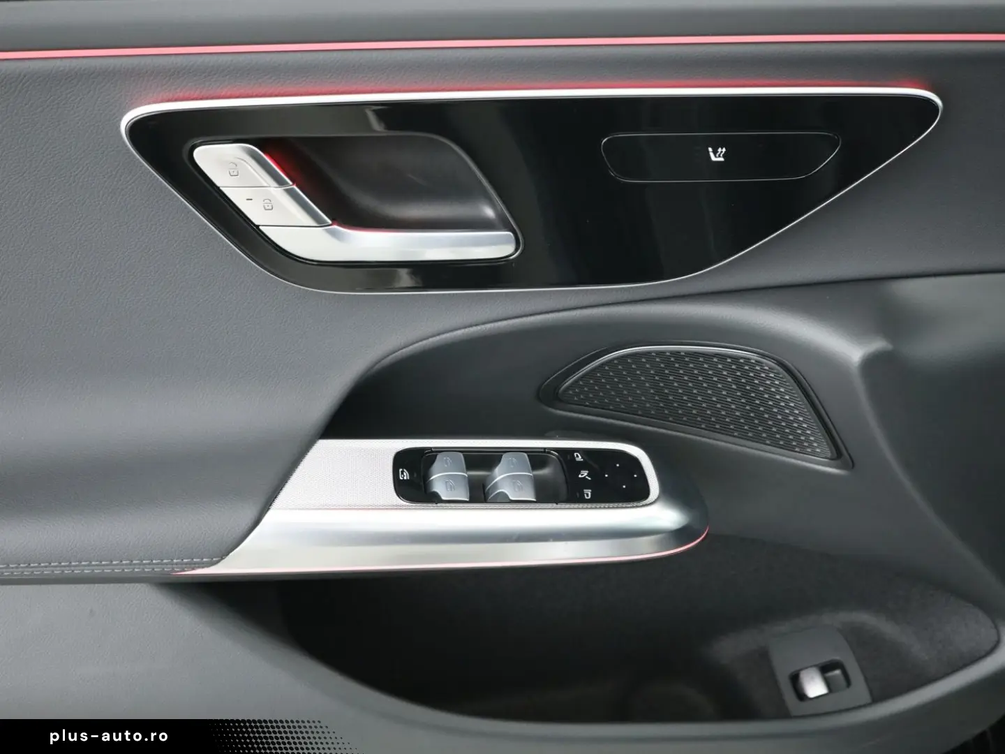MERCEDES-BENZ E 200 AMG Adv Pano LED Navi