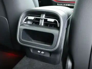 MERCEDES-BENZ E 200 AMG Adv Pano LED Navi
