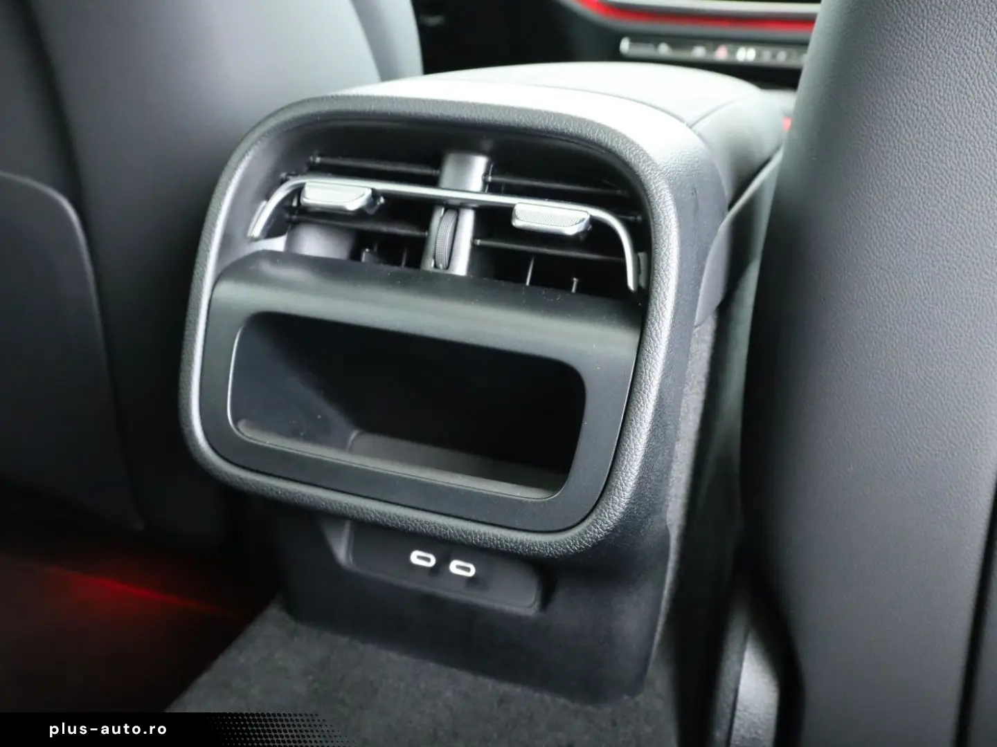 MERCEDES-BENZ E 200 AMG Adv Pano LED Navi
