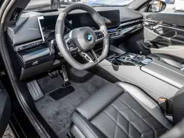 BMW 520d xDrive 20  M Sport Pro AHK 360  DA Prof.