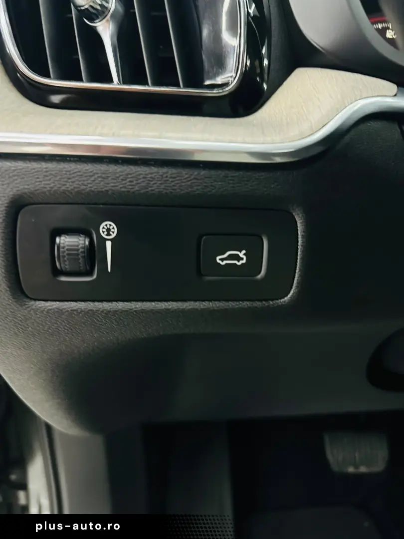 VOLVO XC60 2018 2.0D E6 4x4 Garantie 12 Luni Rate Avans 0 Do