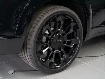 BMW XM 50e SITZBELÜFTUNG LASER 360  SPORTABGASANLAGE