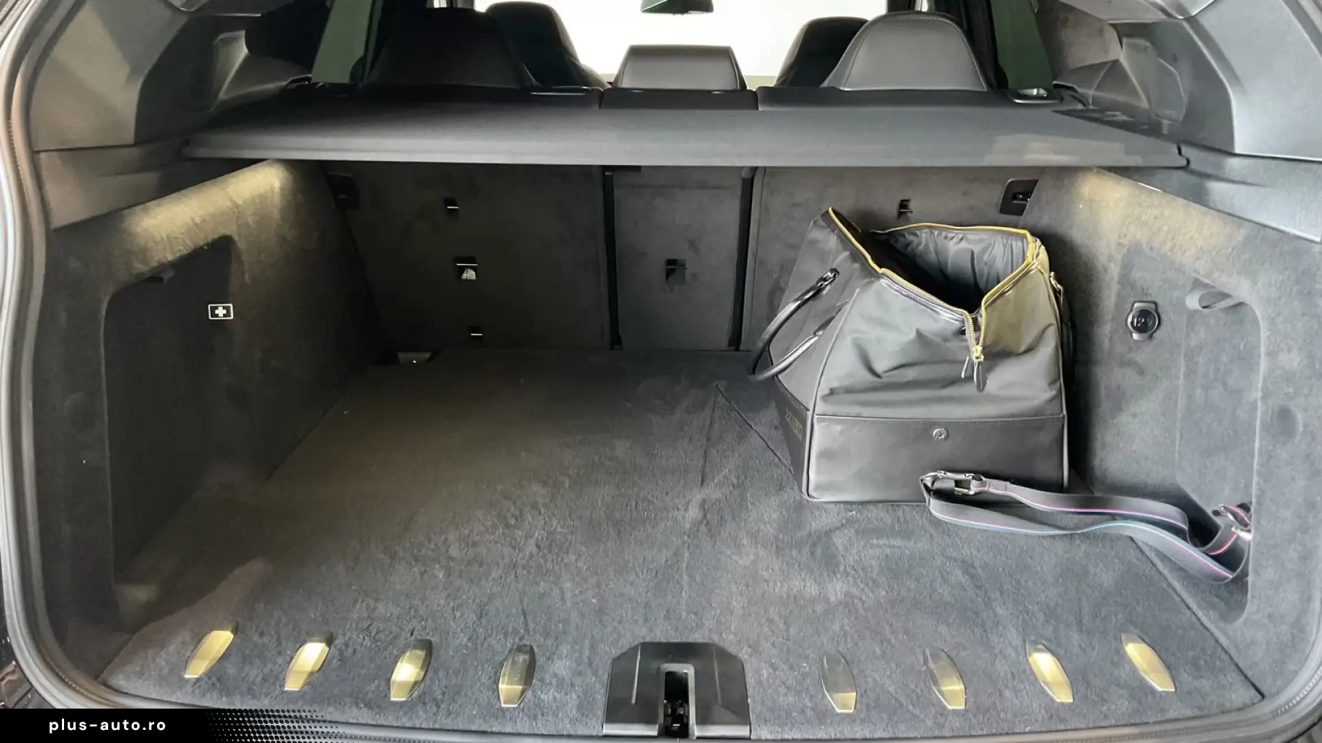BMW XM 50e  AHK  Sitzbelüftung Harman Kardon DAB