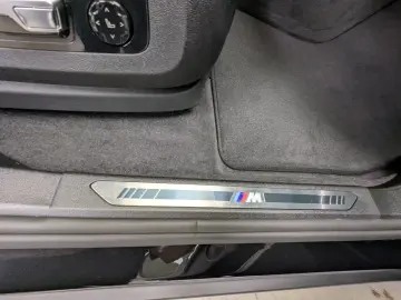 BMW XM 50e XM 50e AHK Driv Prof. HK Sound Massage