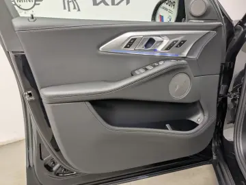 BMW XM 50e XM 50e AHK Driv Prof. HK Sound Massage