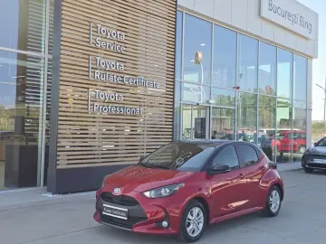 Toyota Yaris Hybrid - Business