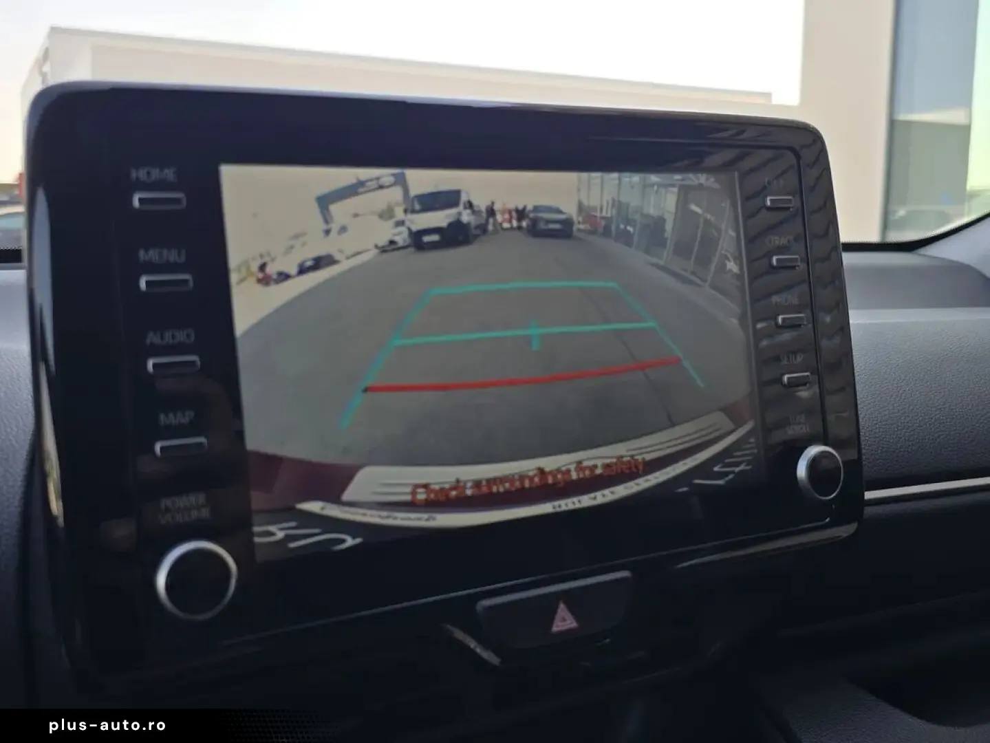 Toyota Yaris Hybrid - Business