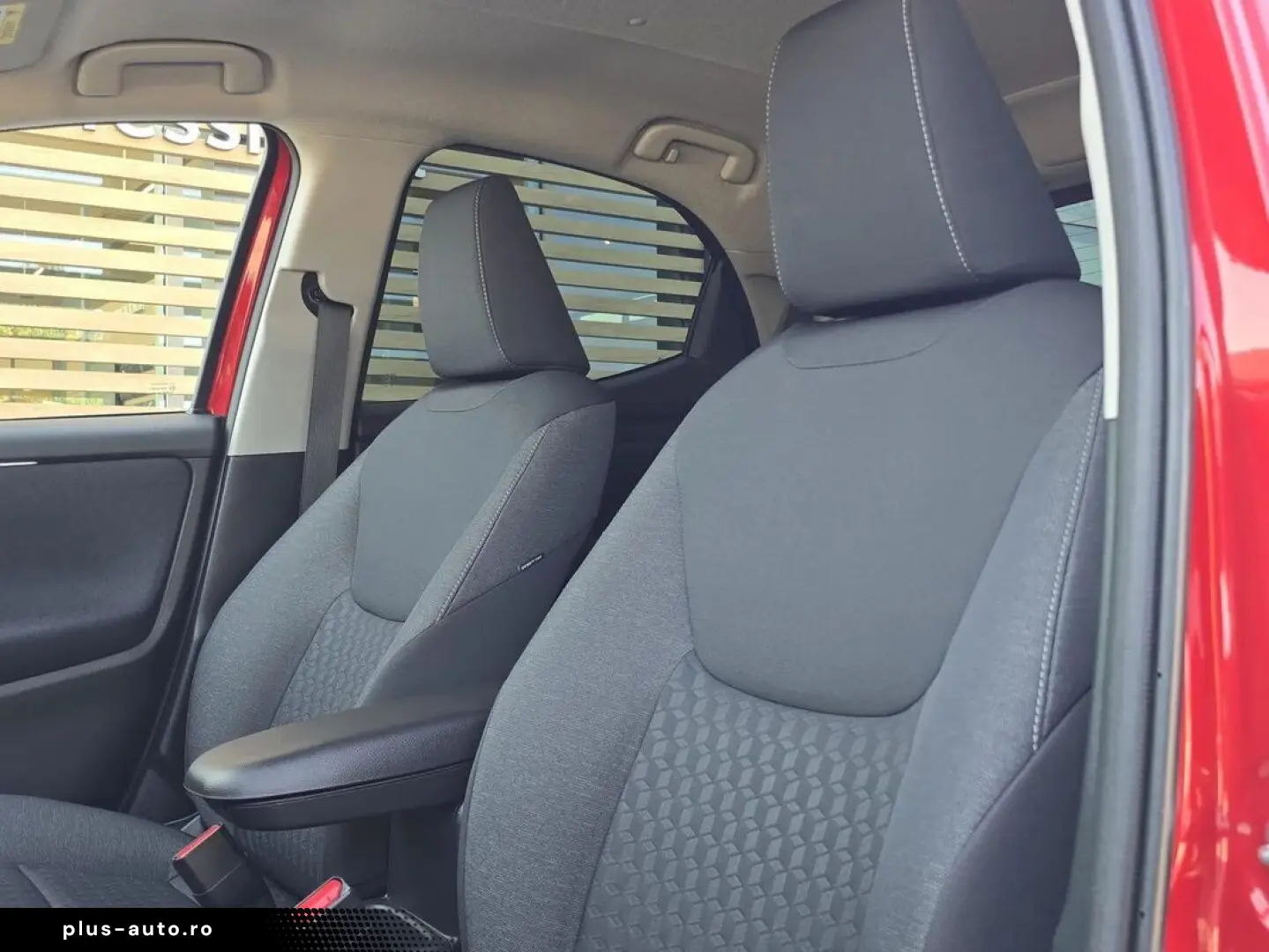 Toyota Yaris Hybrid - Business