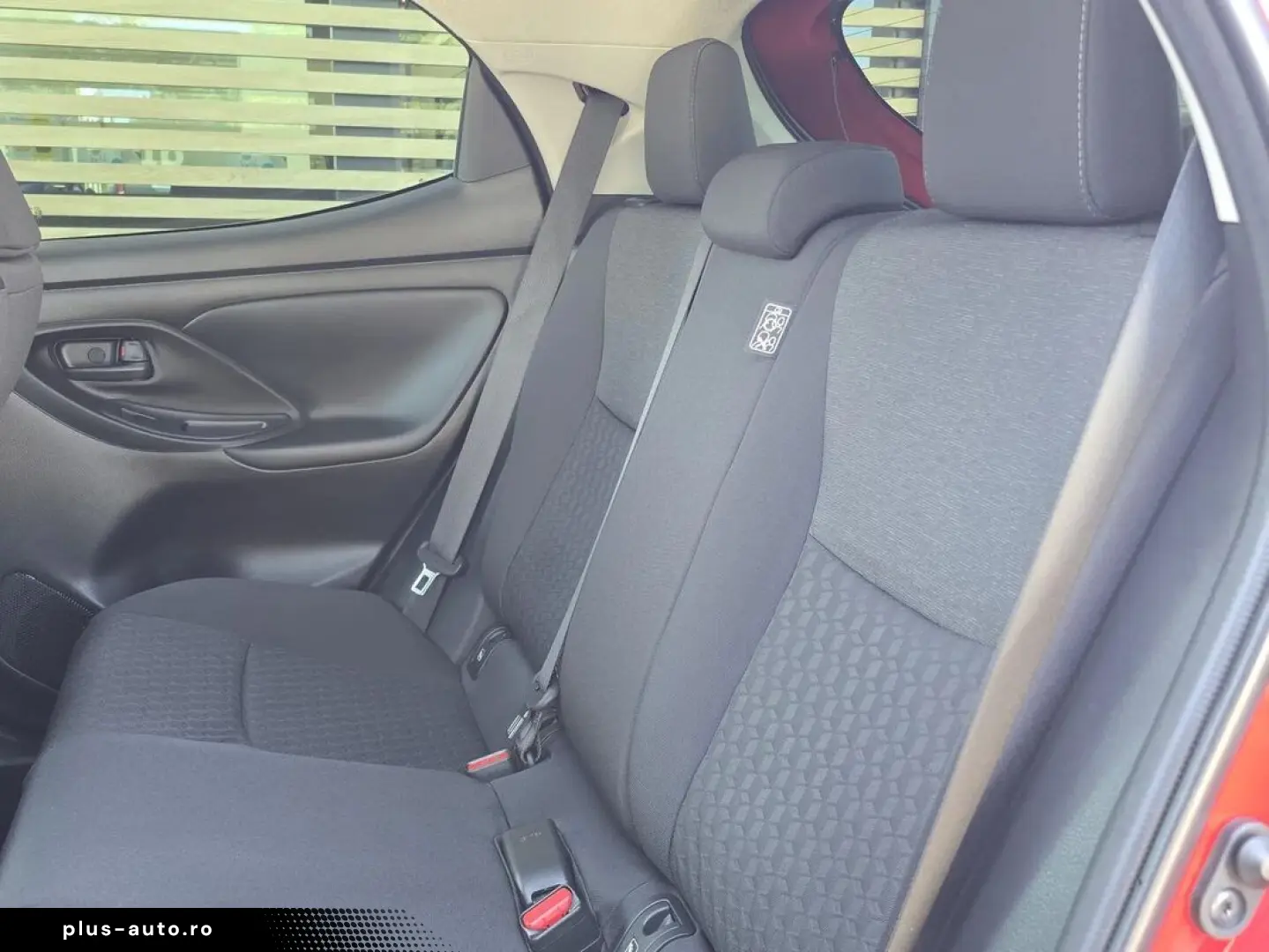 Toyota Yaris Hybrid - Business