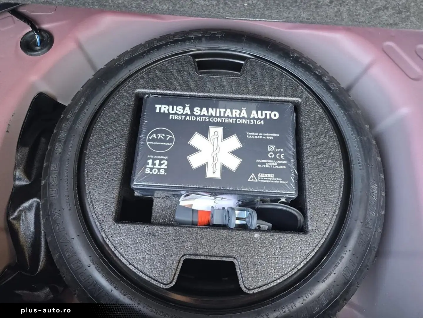 Toyota Yaris Hybrid - Business