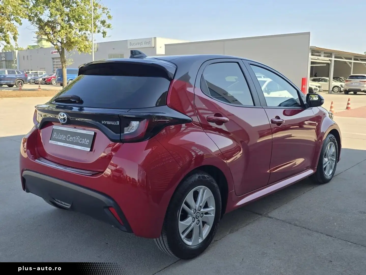 Toyota Yaris Hybrid - Business