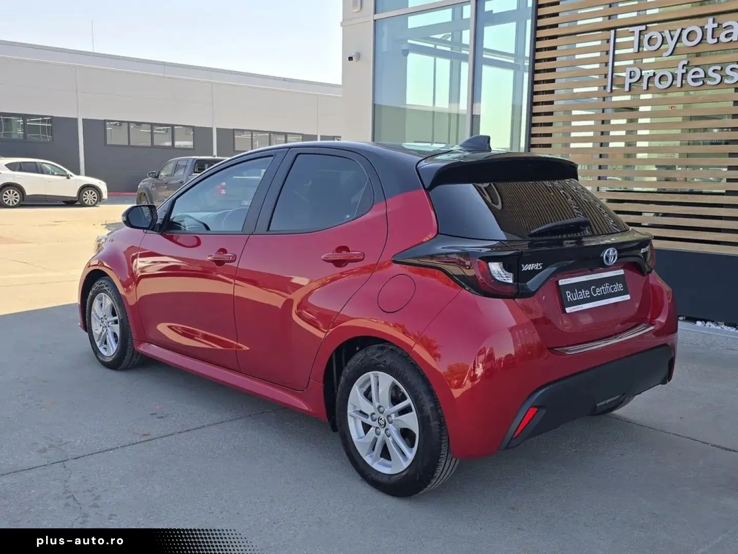 Toyota Yaris Hybrid - Business